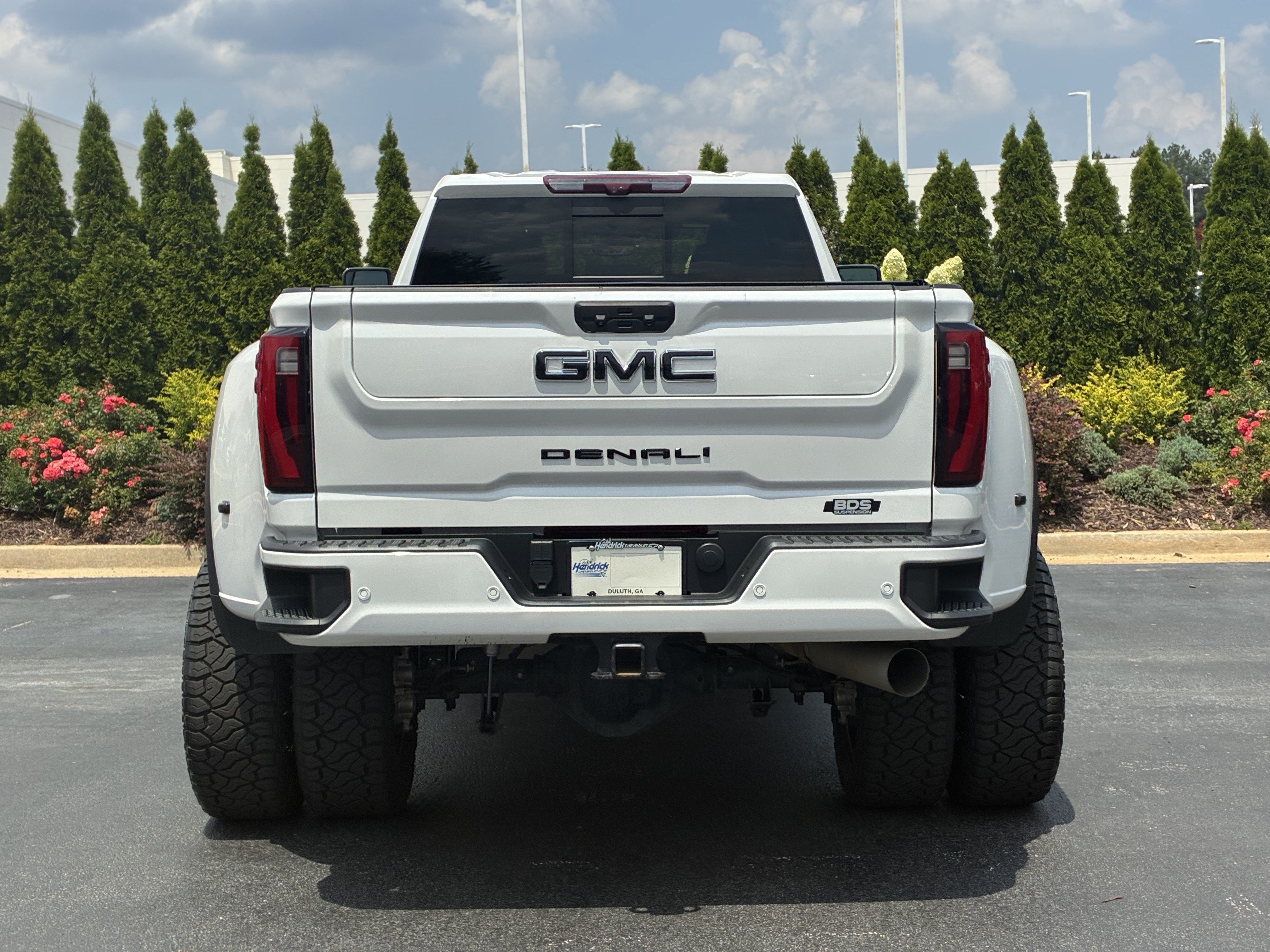 Used 2024 GMC Sierra 3500 Denali w/ Technology Package AWD/4WD image 9