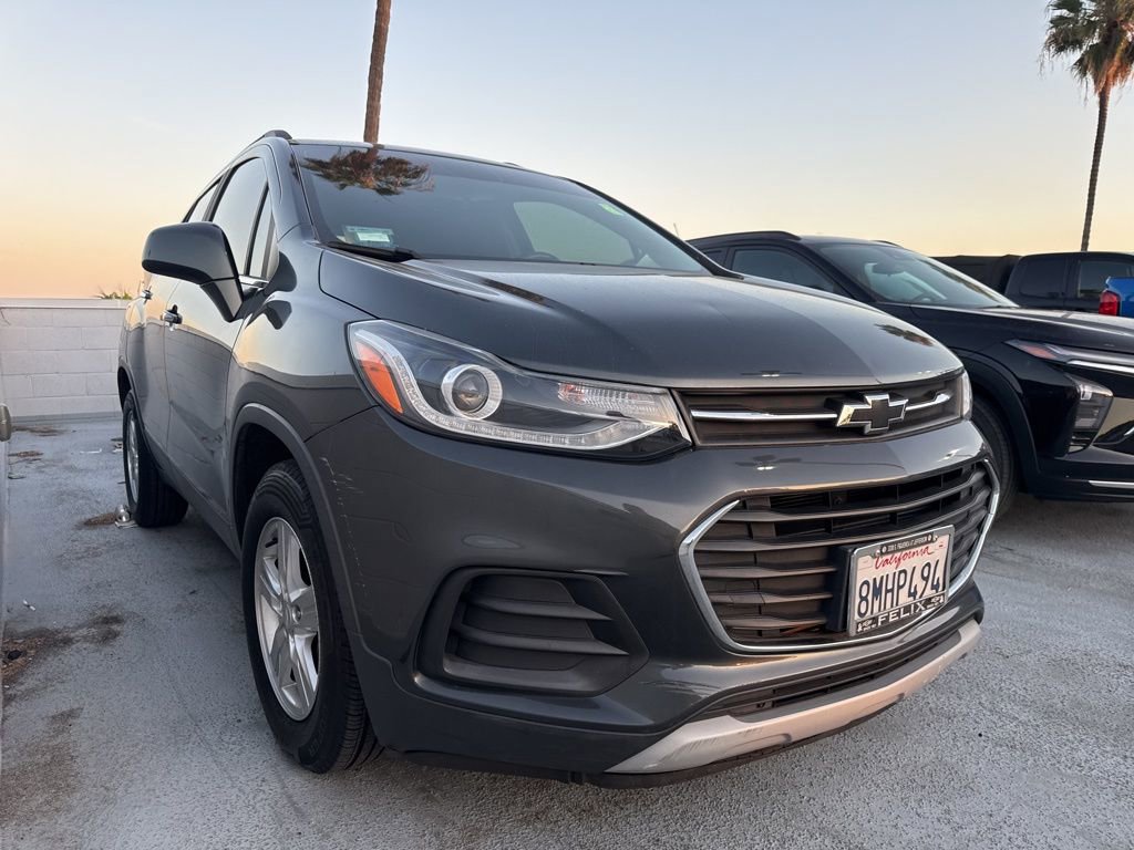 Used 2019 Chevrolet Trax LT w/ LT Convenience Package image 3