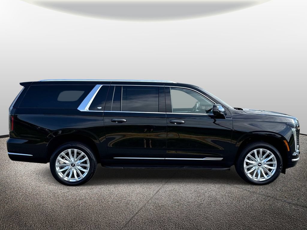 Used 2026 Cadillac Escalade ESV 4WD image 4