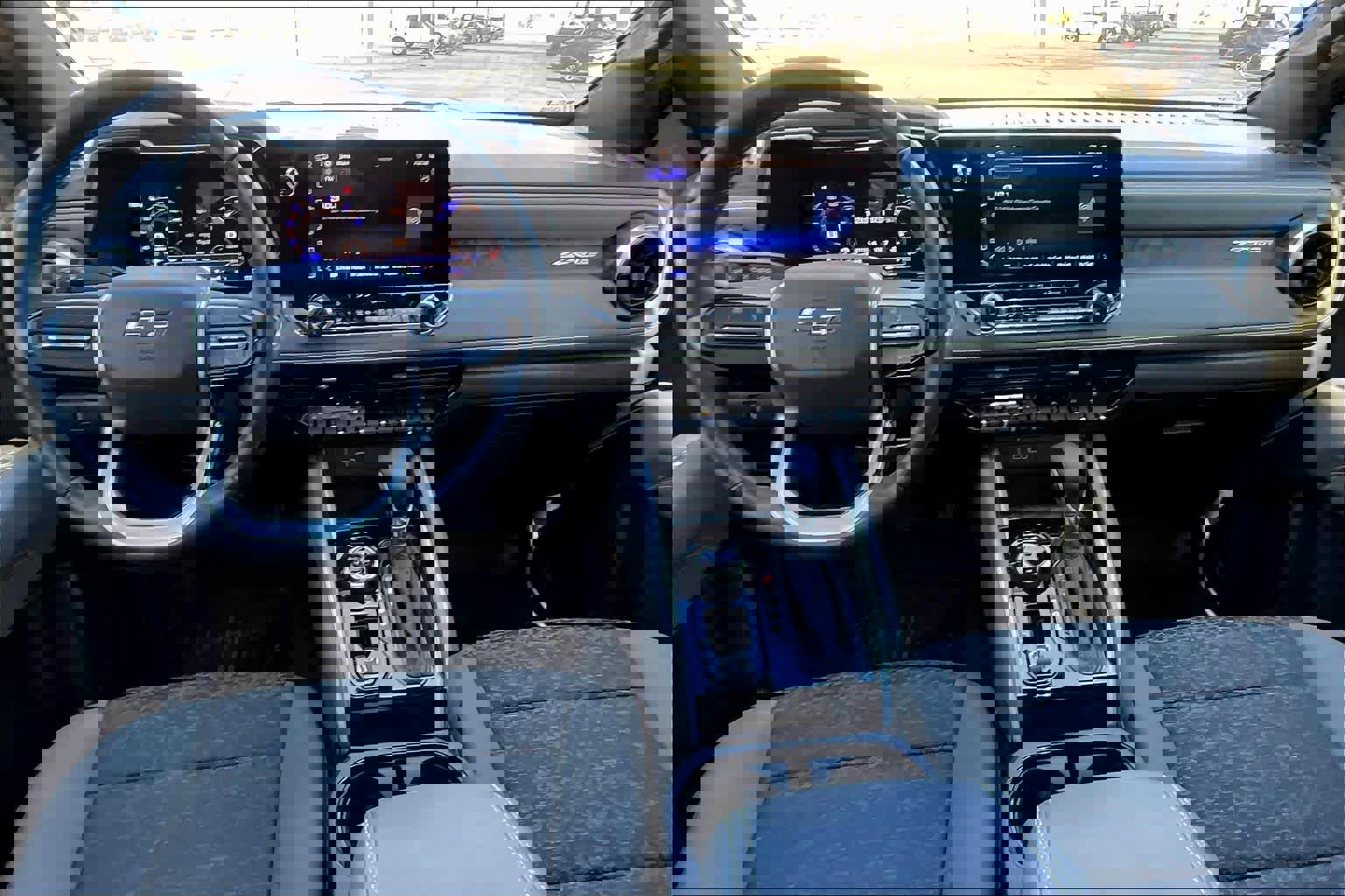 Used 2024 Chevrolet Colorado ZR2 w/ Technology Package AWD/4WD image 15