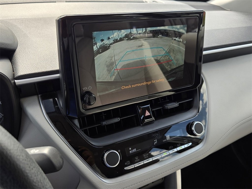 Used 2025 Toyota Corolla Cross L image 18
