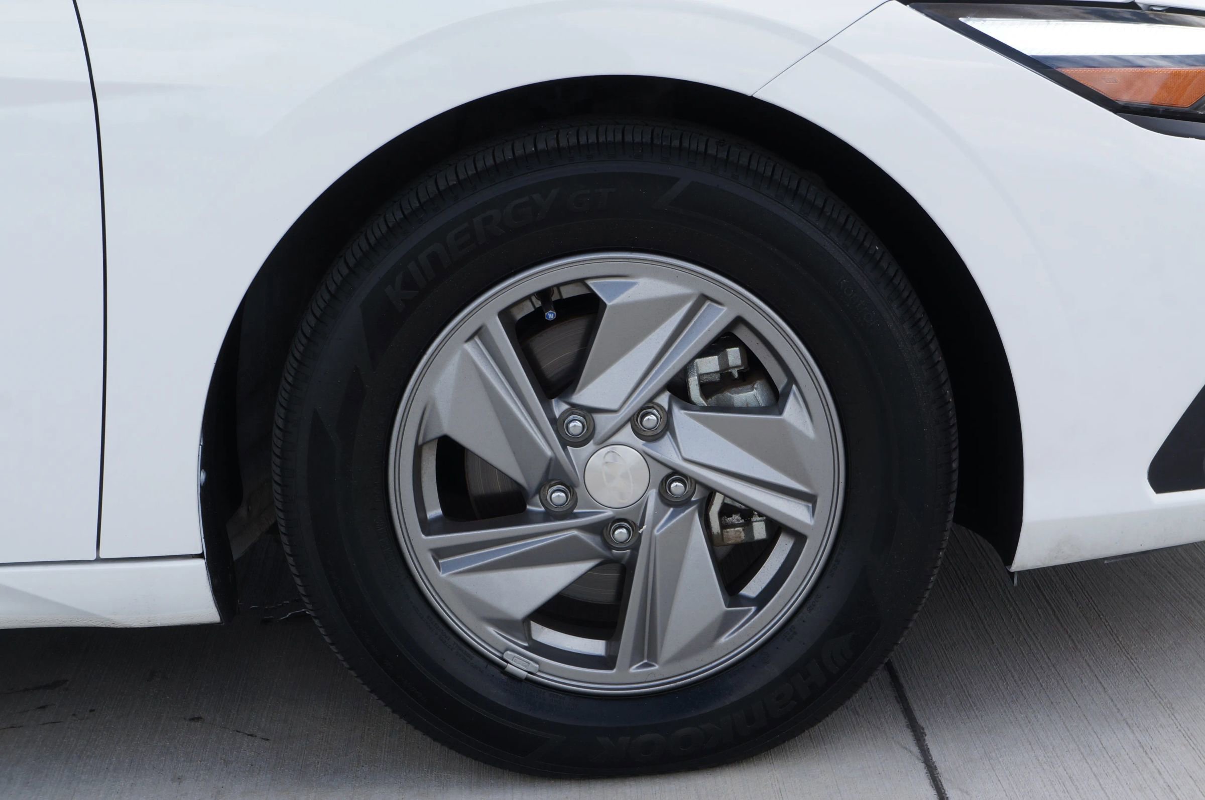 Used 2024 Hyundai Elantra SE image 21