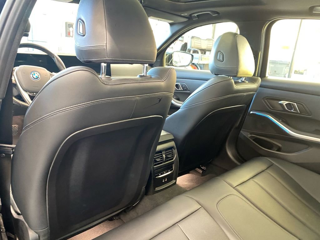Used 2024 BMW 330e xDrive image 19