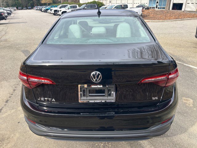 Used 2024 Volkswagen Jetta SE image 5