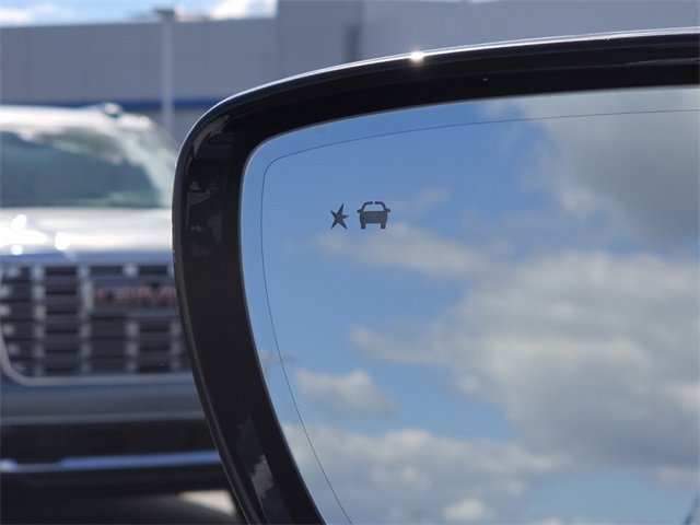 Used 2023 Buick Enclave Avenir w/ Avenir Technology Package image 10