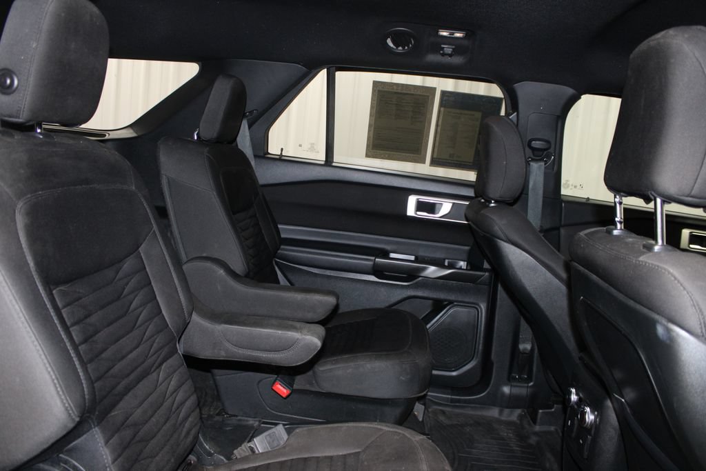 Used 2020 Ford Explorer XLT w/ Comfort Package RWD image 30