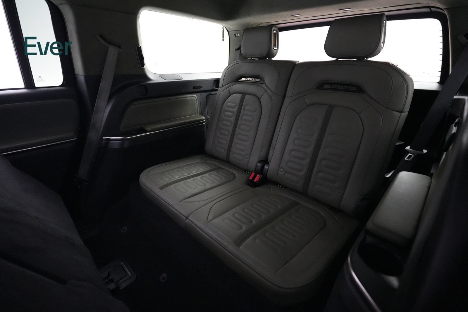 Used 2024 Rivian R1S Adventure AWD/4WD image 25