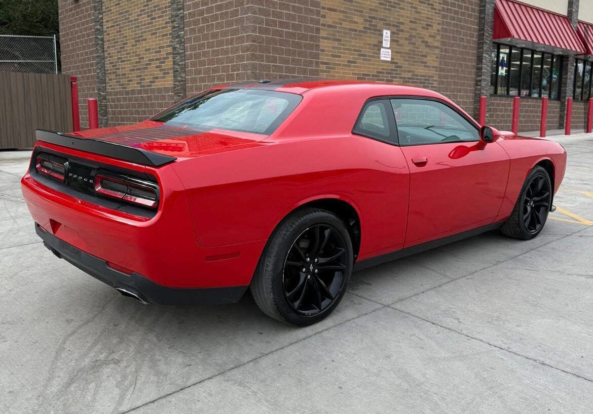 Used 2017 Dodge Challenger SXT w/ Blacktop Package image 5