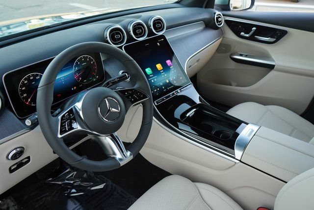 New 2026 Mercedes-Benz GLC 300 image 2