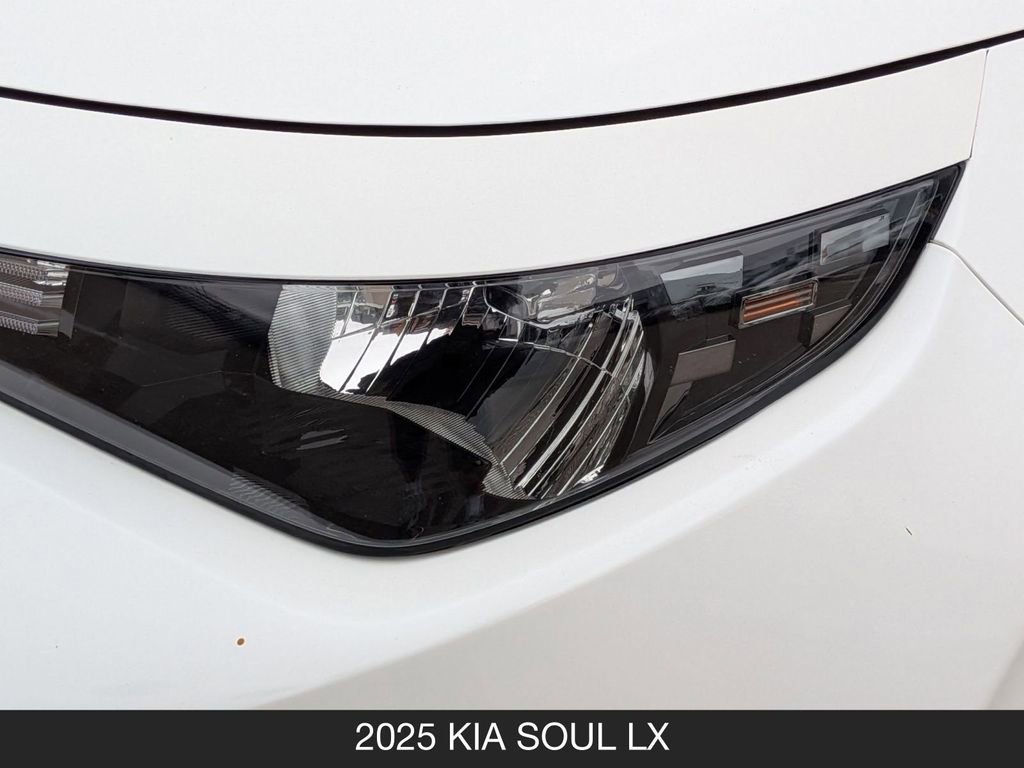 Used 2025 Kia Soul LX w/ LX Technology Package FWD image 12