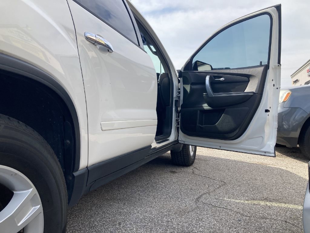 Used 2008 GMC Acadia SLE image 7