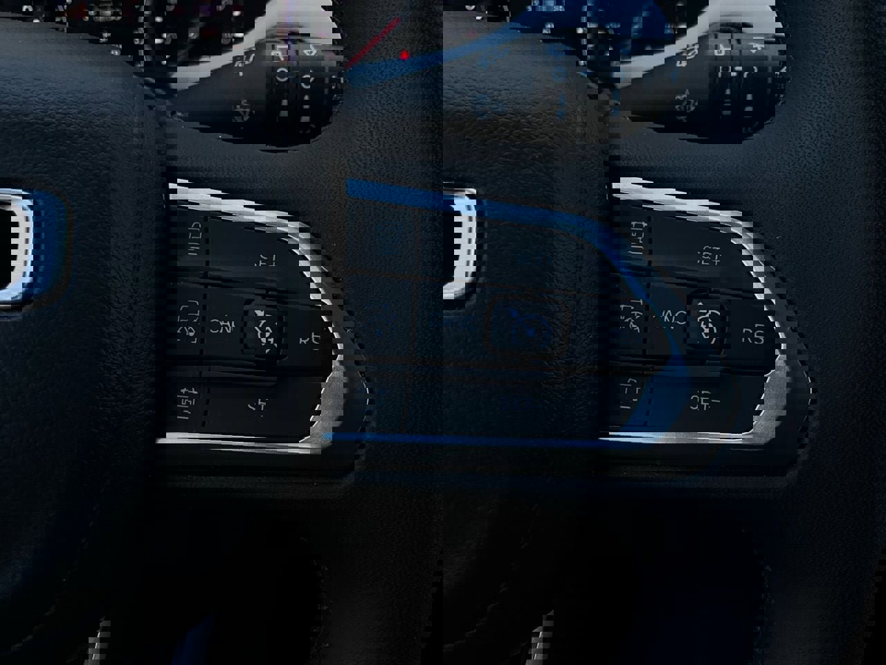 Used 2025 Jeep Compass Limited image 37