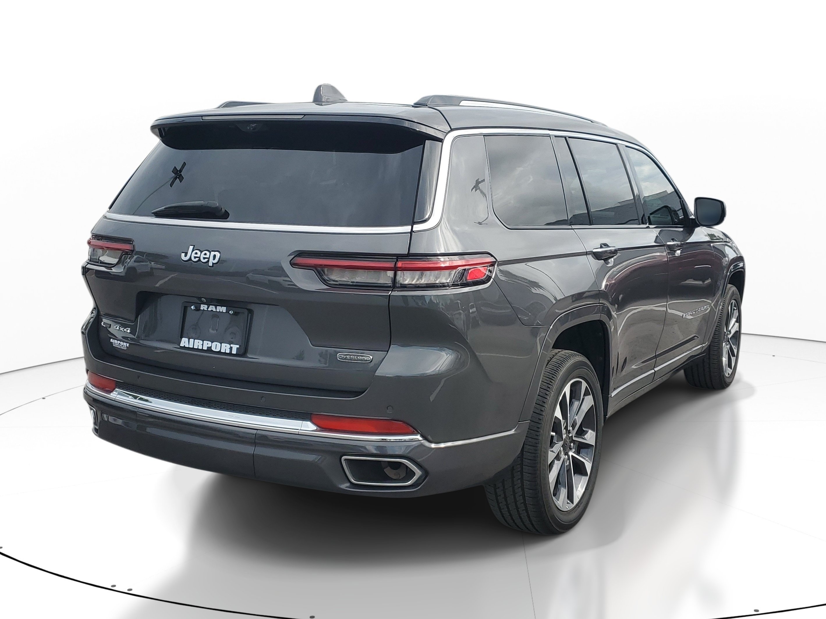 Used 2021 Jeep Grand Cherokee L Overland w/ Advanced Protech Group III AWD/4WD image 6