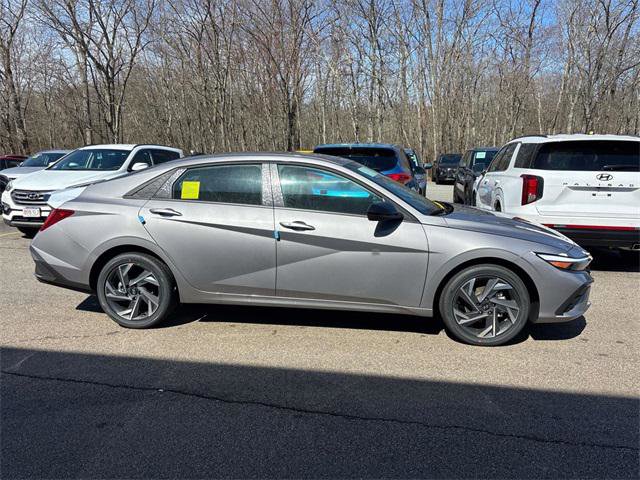 New 2025 Hyundai Elantra SEL