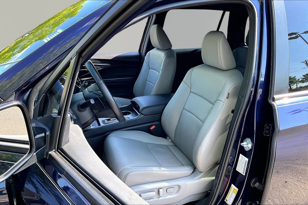 Used 2025 Honda Passport EX-L image 14