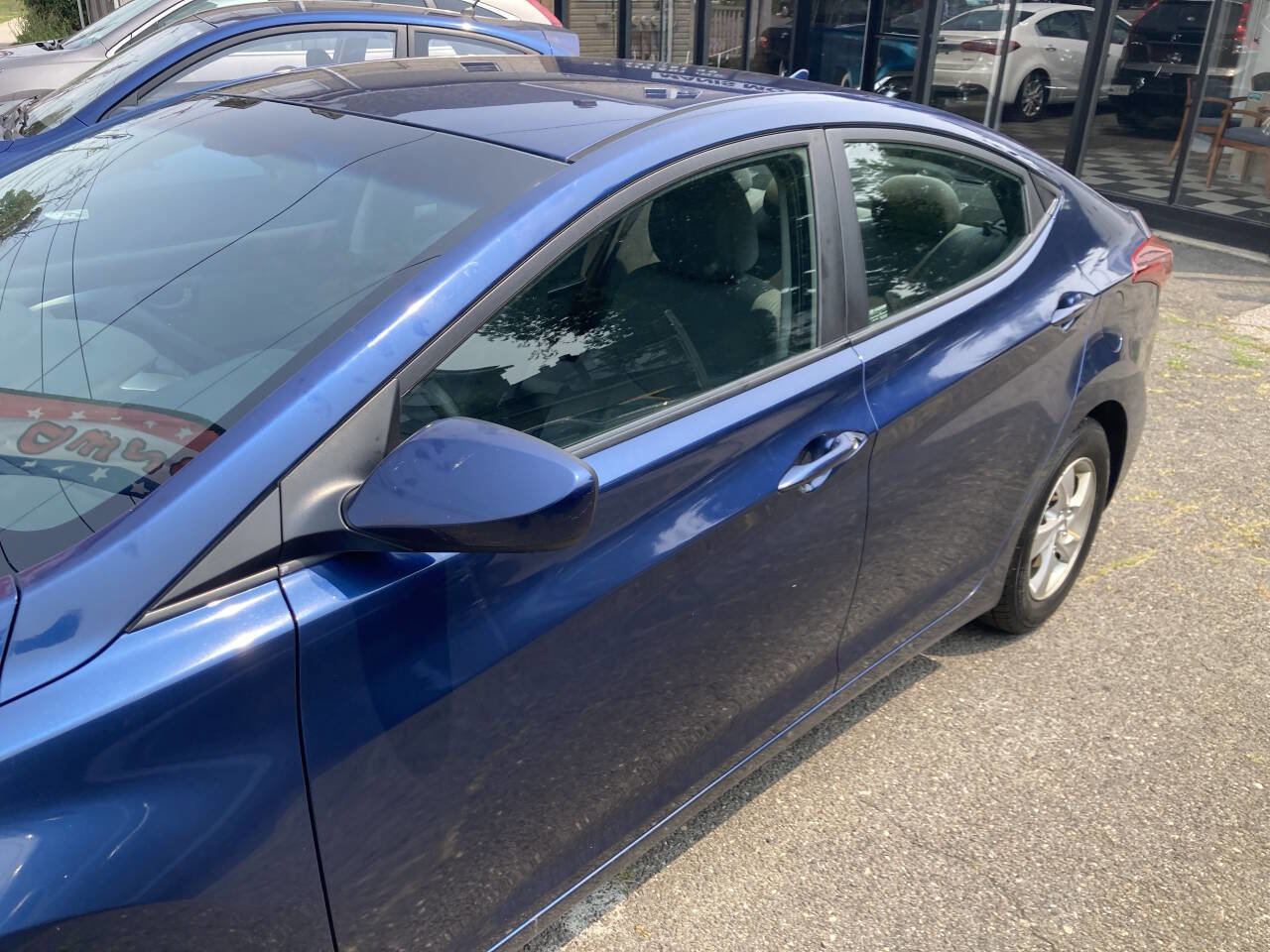 Used 2015 Hyundai Elantra SE image 2