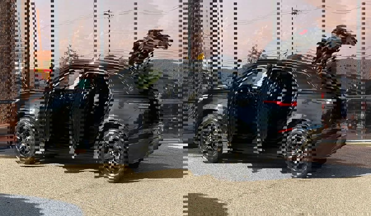 Used 2019 Land Rover Range Rover Velar S image 7