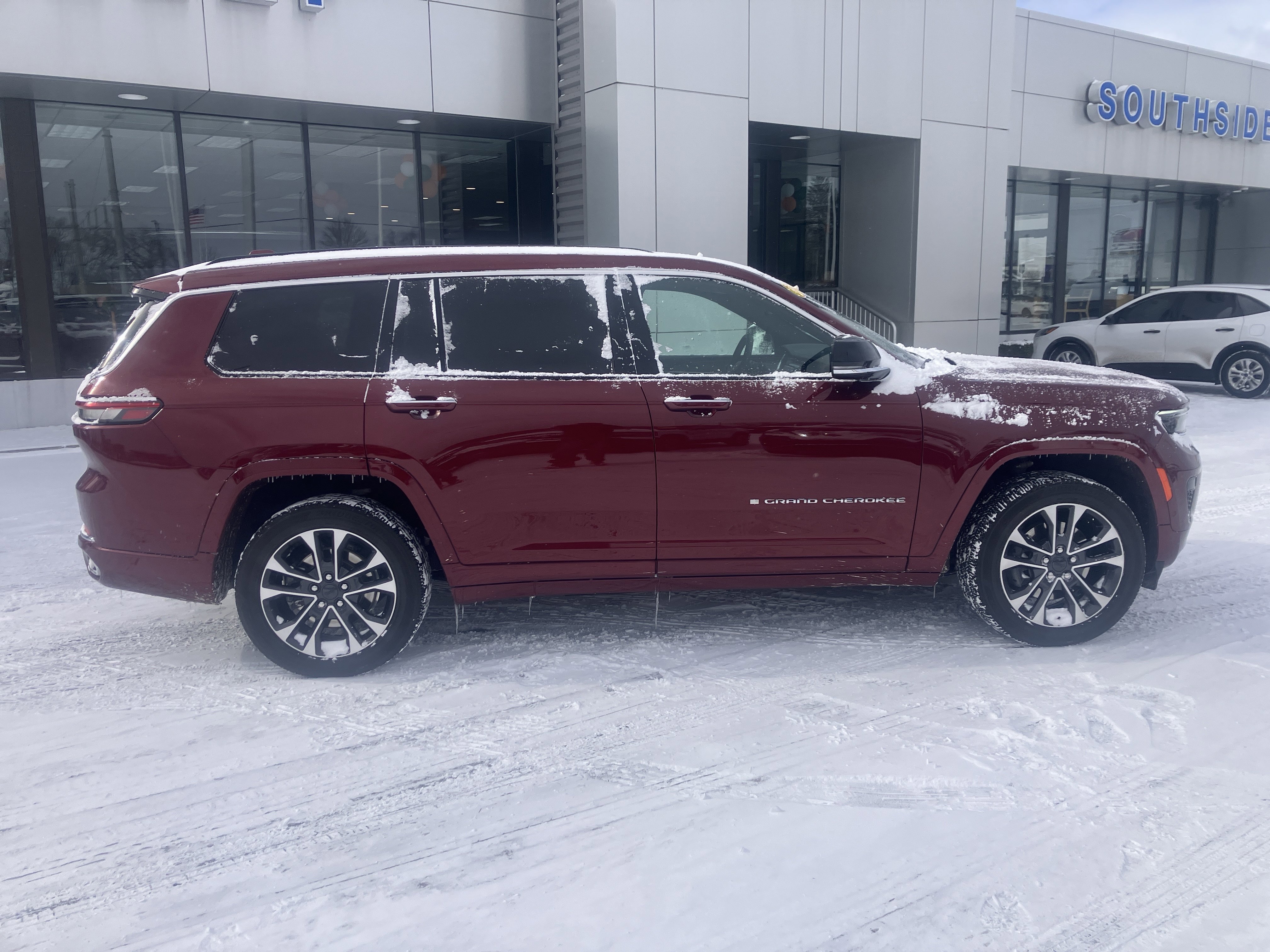 Used 2021 Jeep Grand Cherokee L Overland w/ Luxury Tech Group IV image 8