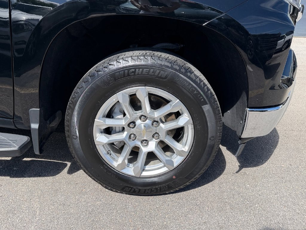 Used 2024 Chevrolet Silverado 1500 LT RWD image 20