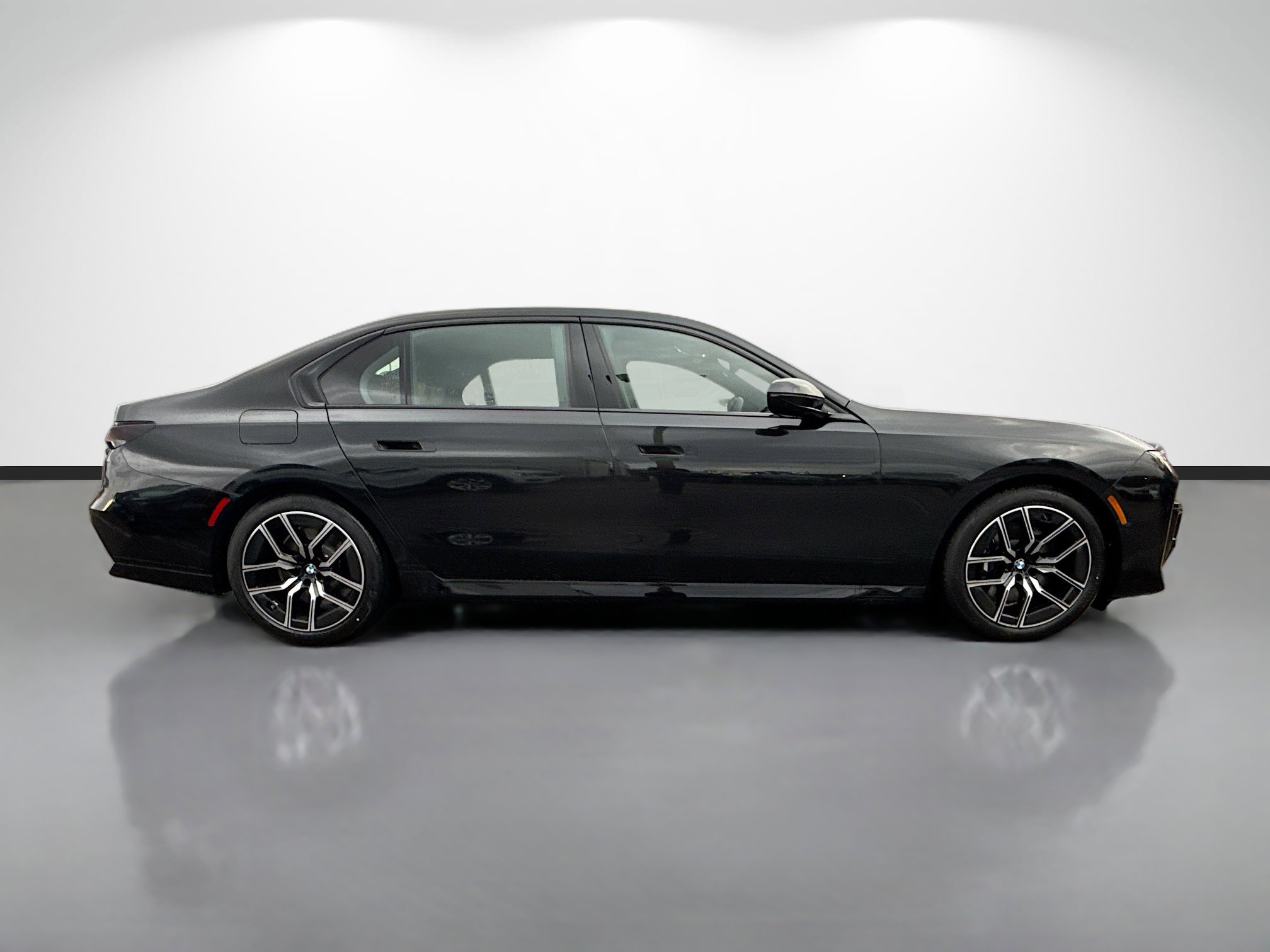 New 2026 BMW 740i xDrive w/ Premium Package image 2