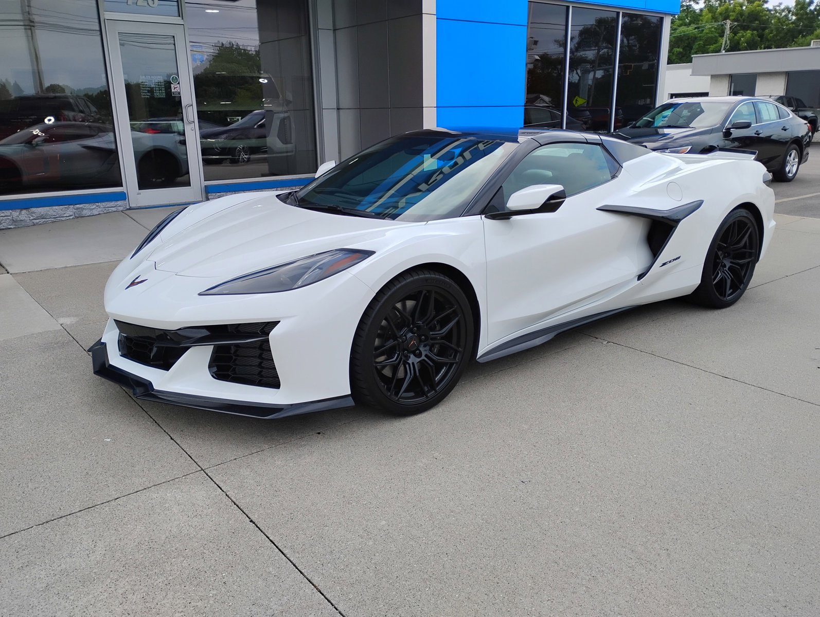 Used 2024 Chevrolet Corvette Z06 w/ Battery Protection Package image 14