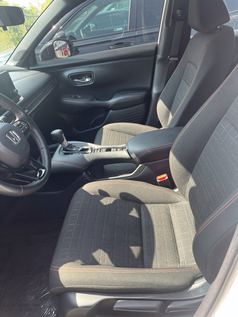 Used 2025 Honda HR-V Sport image 9