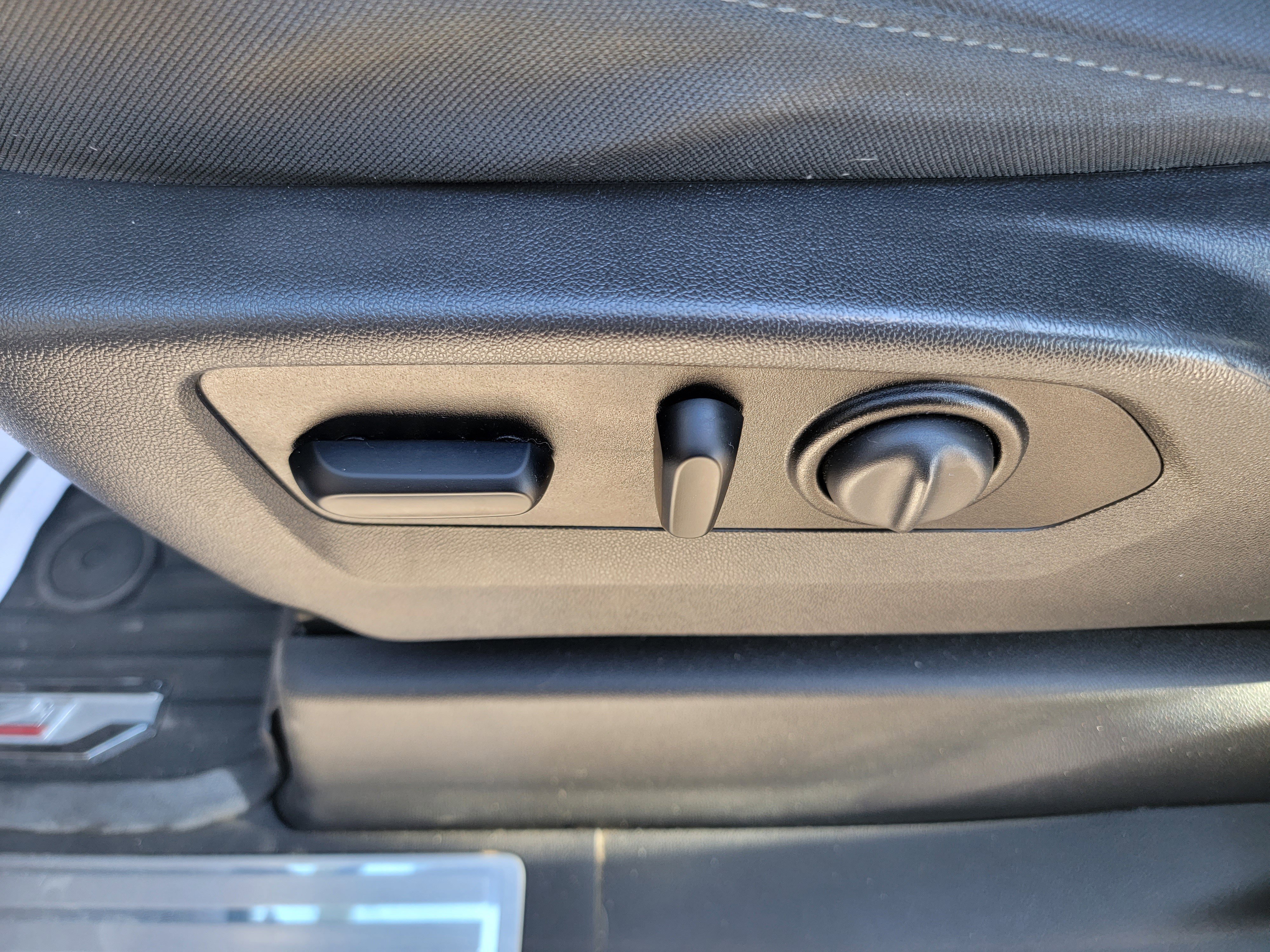 Used 2020 Chevrolet Silverado 1500 LT w/ Texas Edition image 15