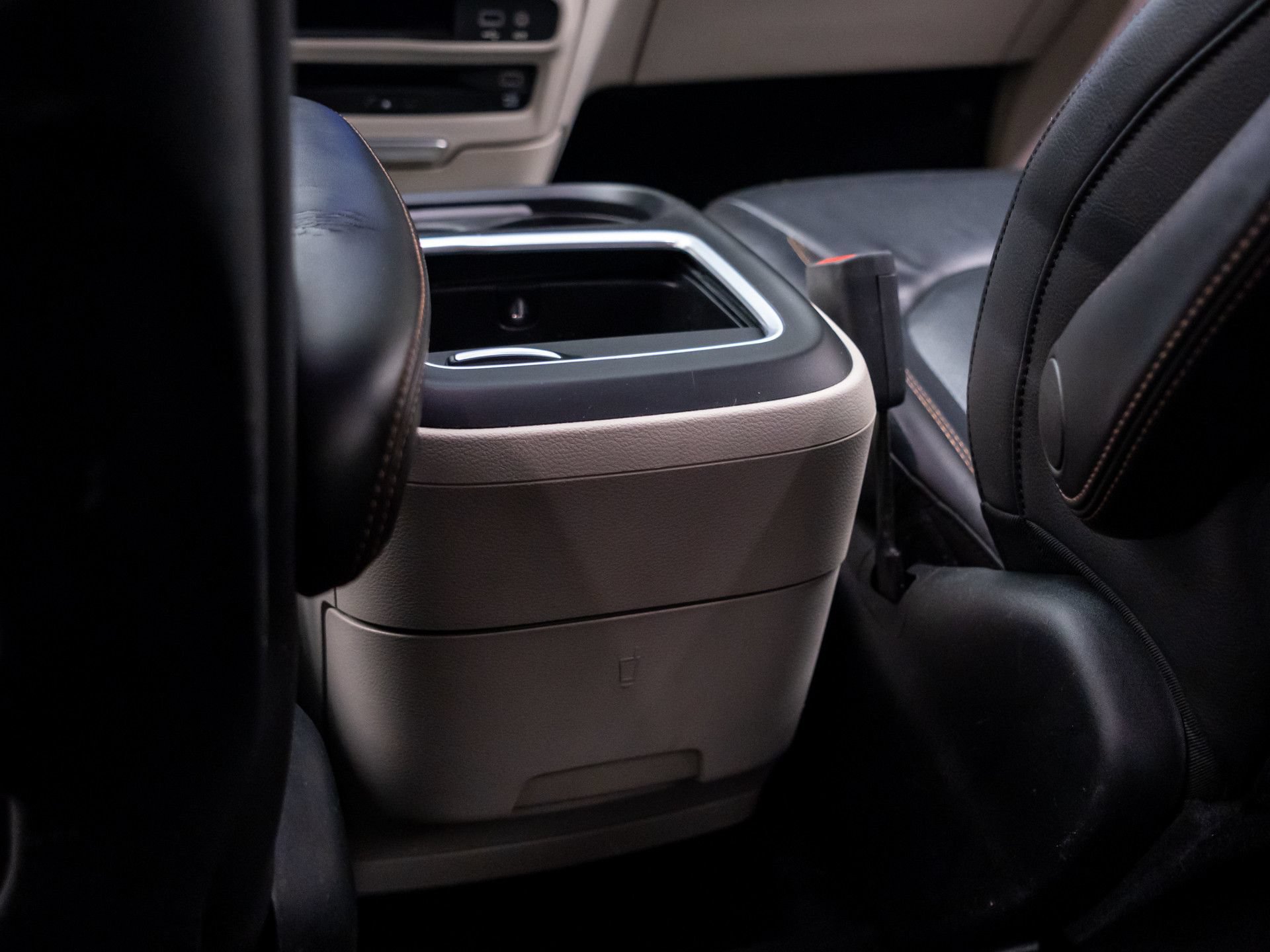 Used 2017 Chrysler Pacifica Touring-L Plus w/ Advanced Safetytec Group FWD image 22