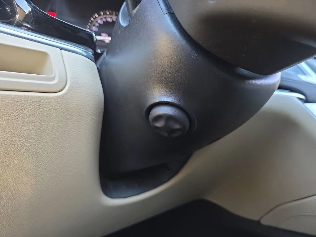 Used 2019 Cadillac XT5 AWD image 37