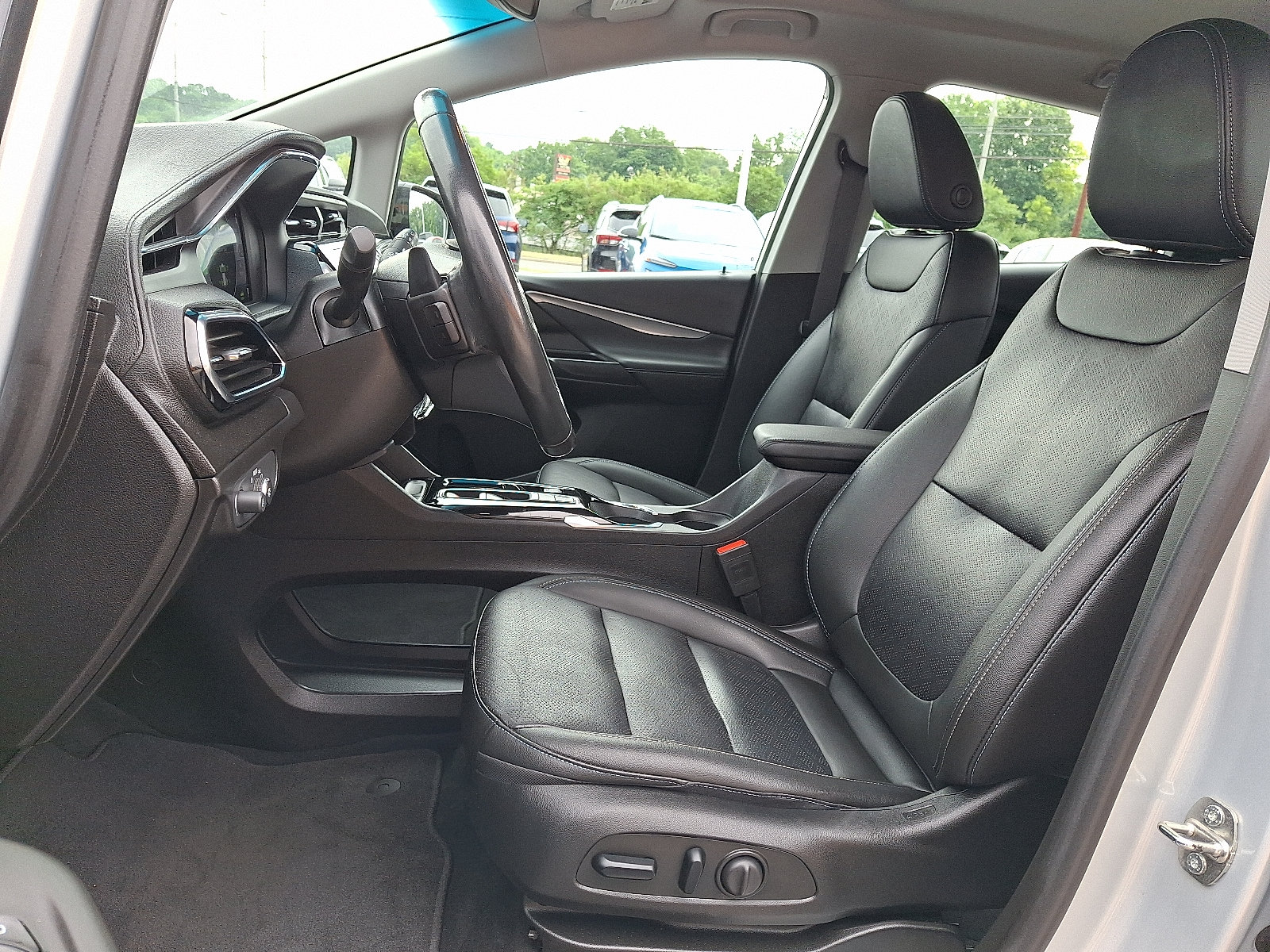 Certified 2023 Chevrolet Bolt LT w/ Infotainment Package FWD image 15