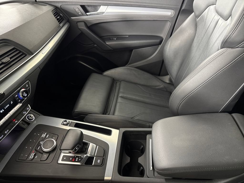 Used 2020 Audi Q5 2.0T Premium w/ Titanium Sport Package image 19