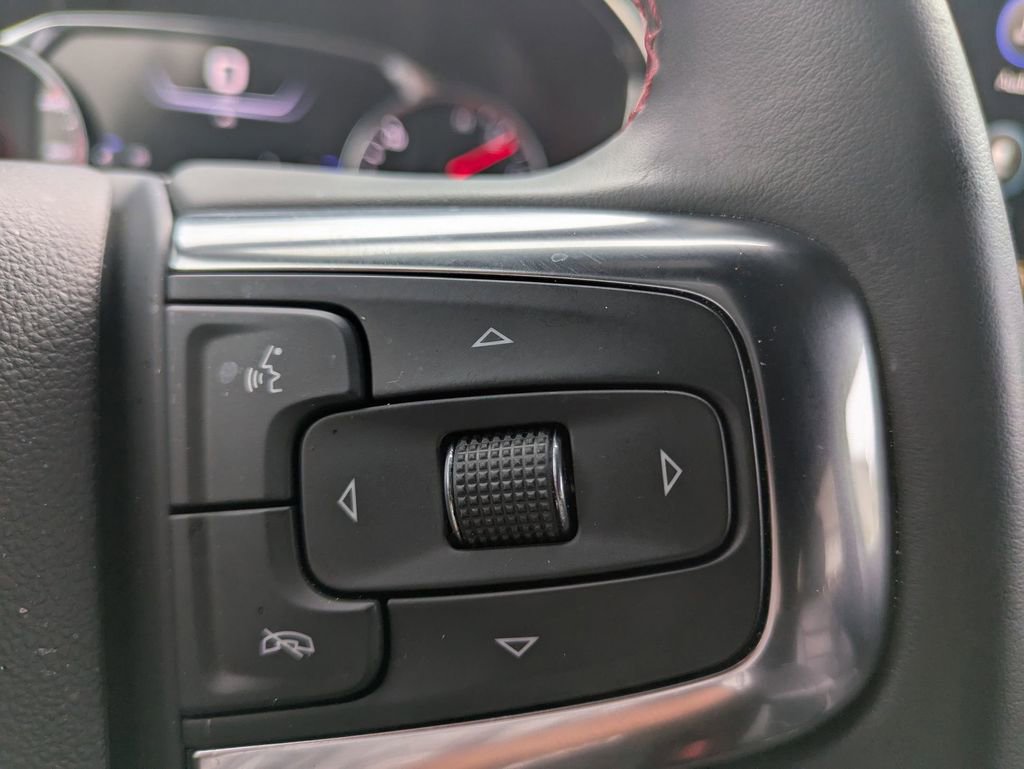 Used 2025 Chevrolet Blazer RS image 18