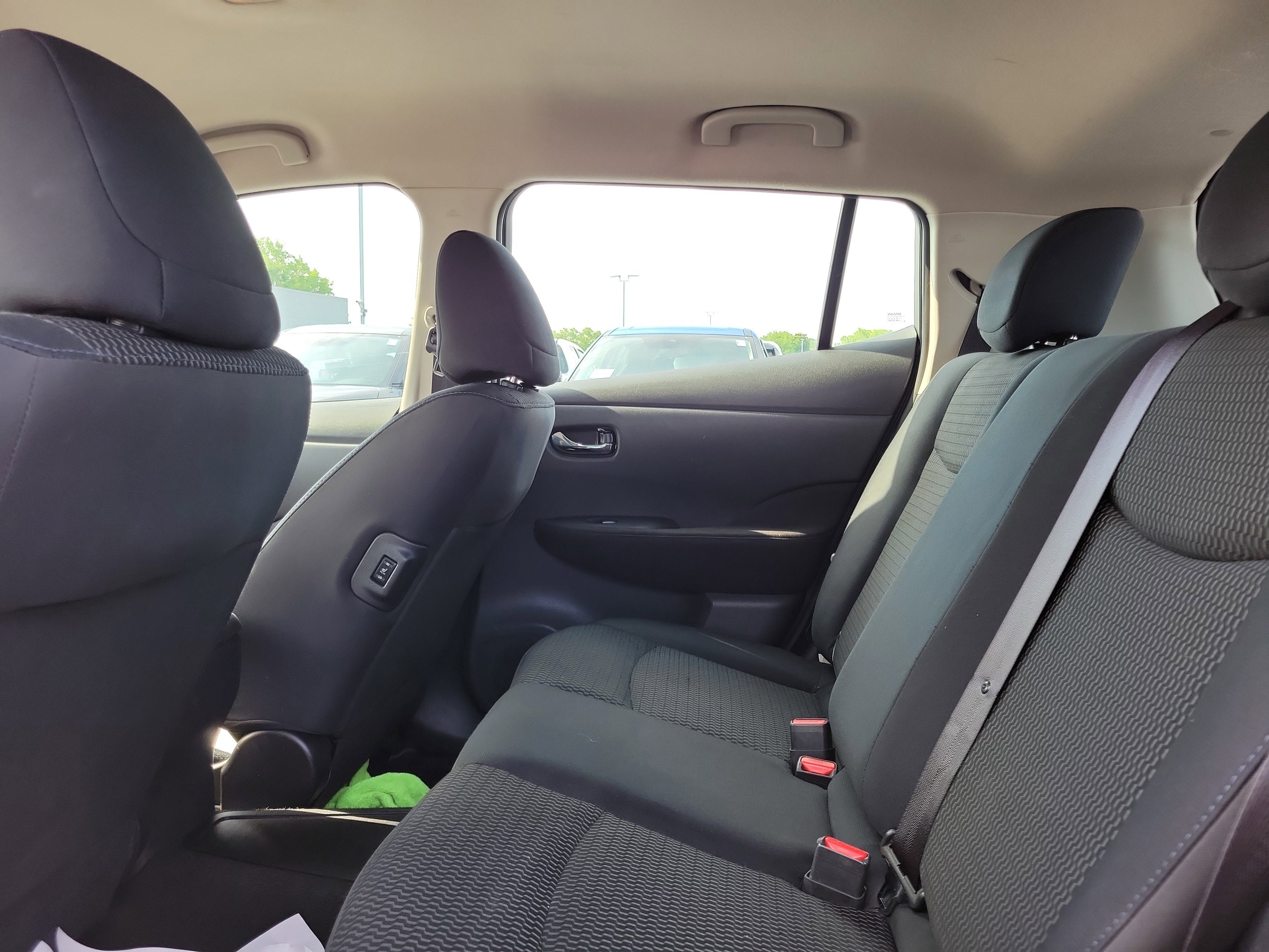 Used 2013 Nissan Leaf S FWD image 11