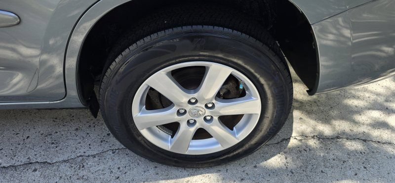 Used 2006 Toyota RAV4 Limited AWD/4WD image 11
