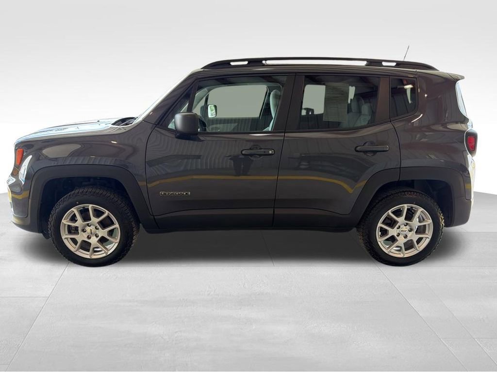 Used 2022 Jeep Renegade Latitude AWD/4WD image 2