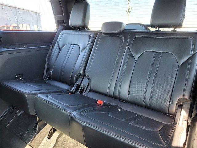 Used 2021 Ford Expedition Limited image 12