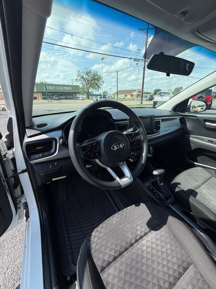 Used 2020 Kia Rio LX image 9