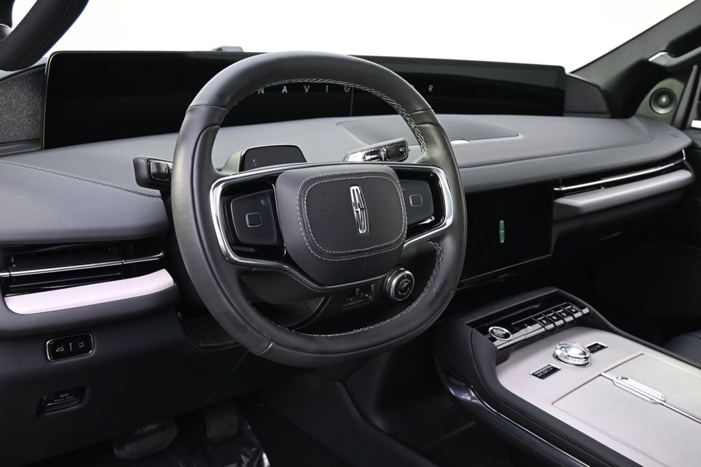 New 2026 Lincoln Navigator Reserve image 11