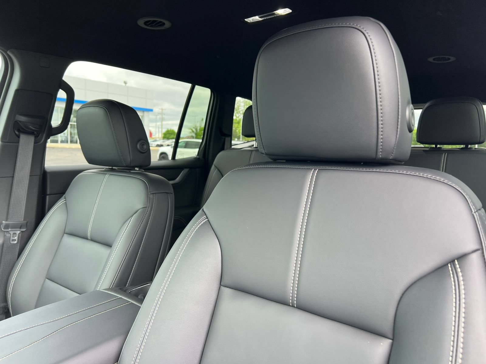 New 2026 GMC Acadia Elevation w/ Black Edition AWD/4WD image 12