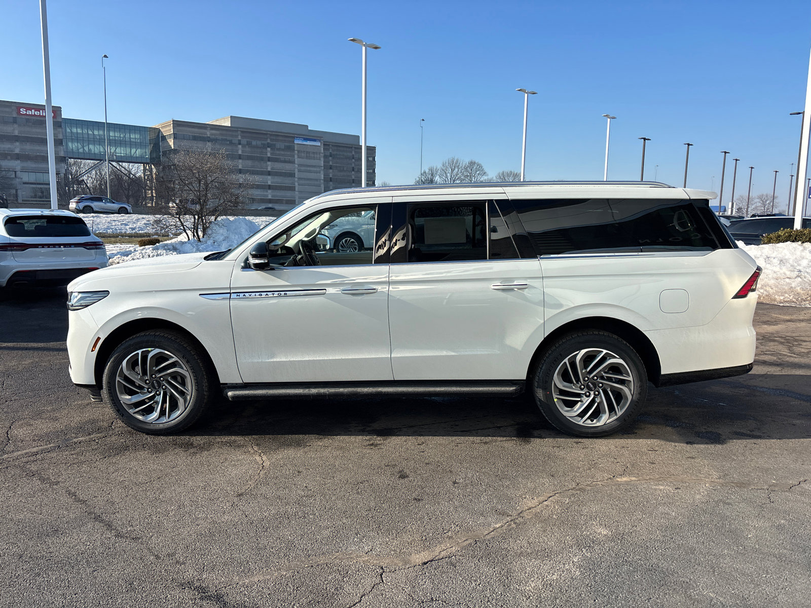 New 2026 Lincoln Navigator L Premier image 4