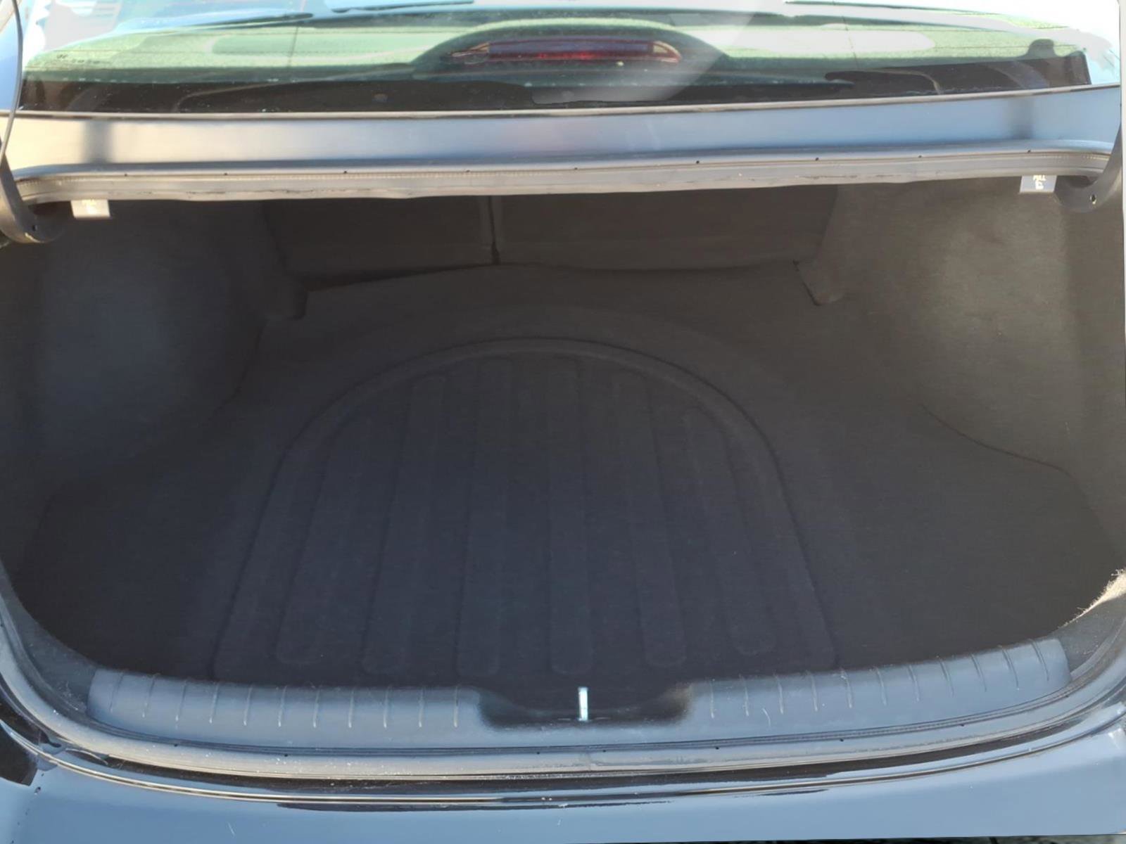 Used 2022 Hyundai Elantra Limited image 16