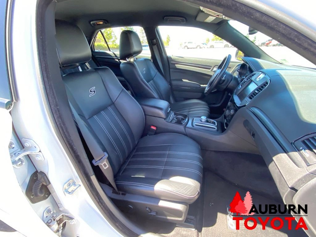 Used 2015 Chrysler 300 S RWD image 13