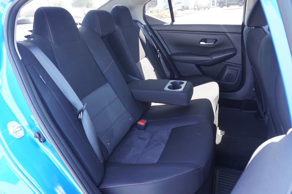 Certified 2025 Nissan Sentra SR w/ Midnight Edition image 9