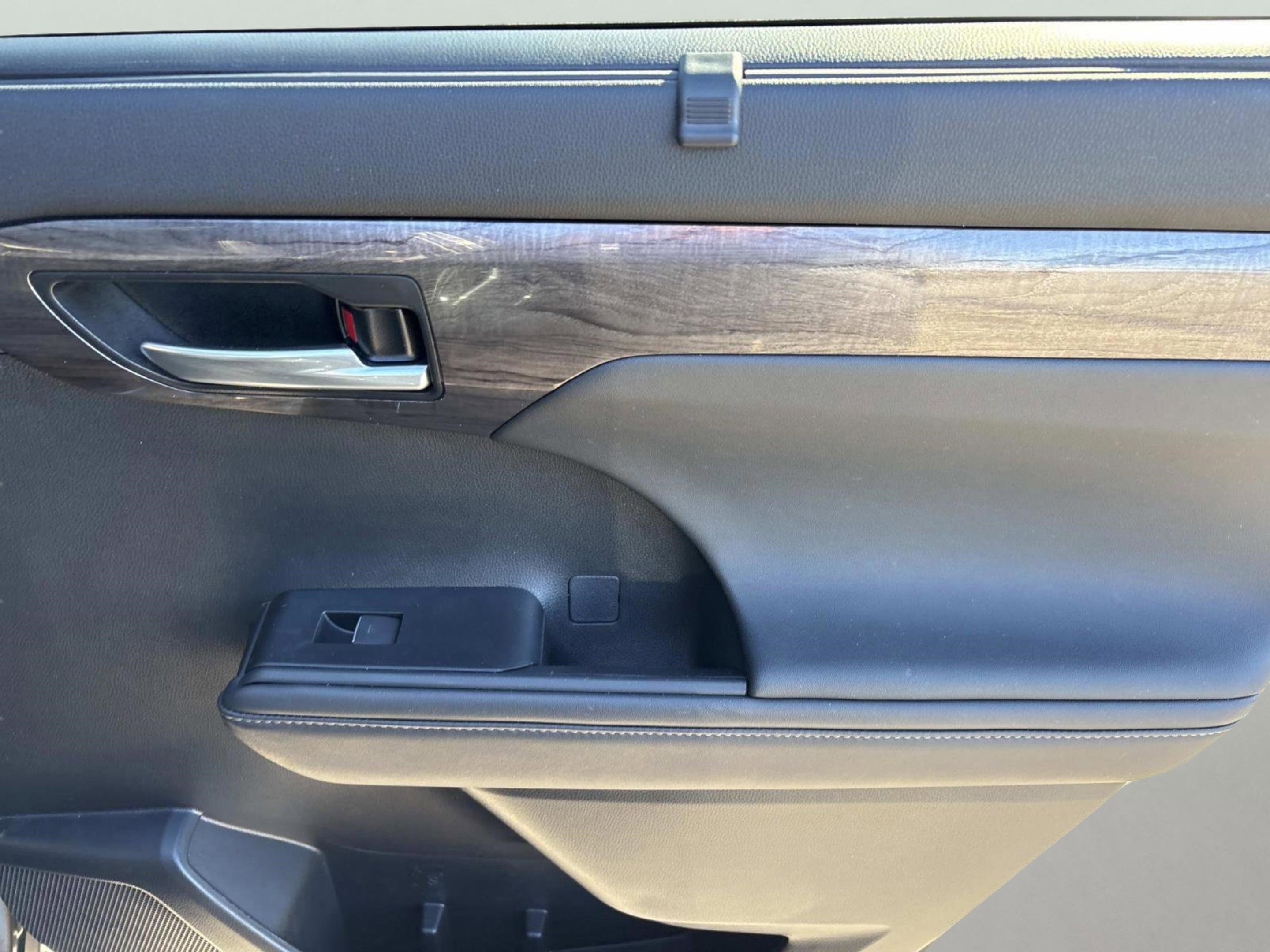 Used 2023 Toyota Highlander Platinum image 23