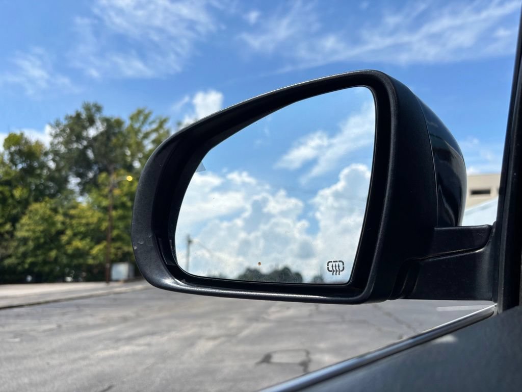 Used 2019 Jeep Cherokee Latitude Plus w/ Cold Weather Group AWD/4WD image 46
