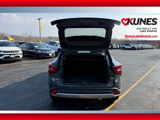 Used 2025 Chevrolet Trax LT image 23