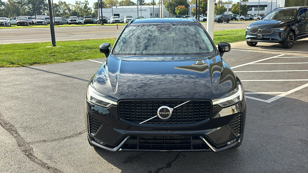 Certified 2024 Volvo XC60 B5 Core w/ Climate Package AWD/4WD image 5