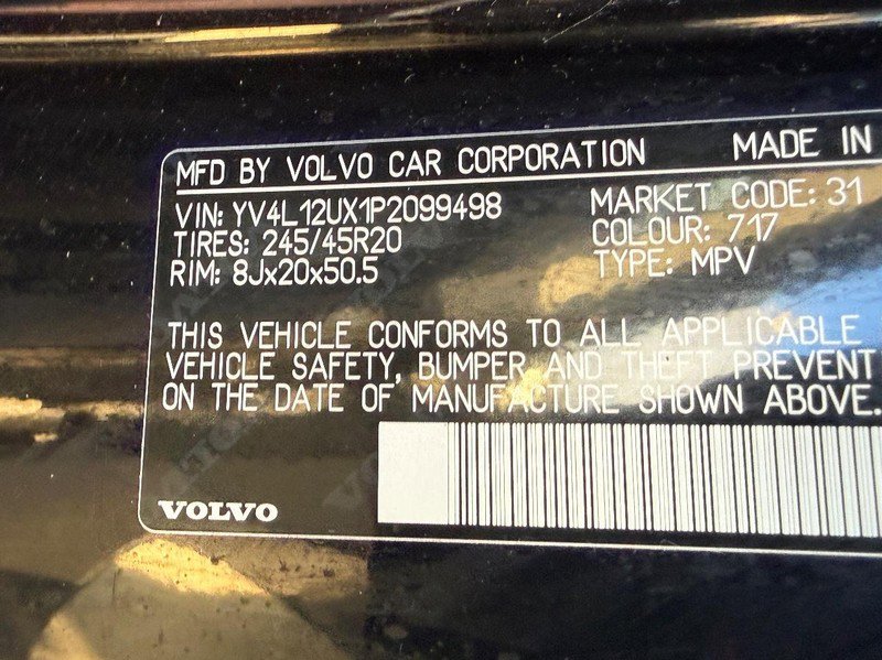 Certified 2023 Volvo XC40 B5 Ultimate w/ Protection Package Premier image 22