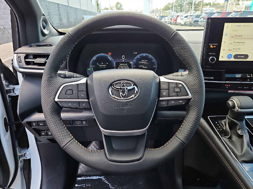 New 2026 Toyota Sienna XLE Woodland Edition AWD/4WD image 17