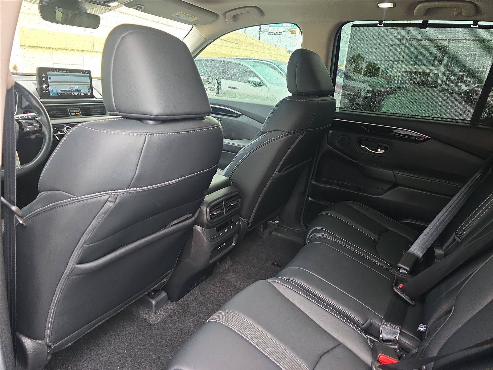 Used 2025 Honda Pilot Touring image 11